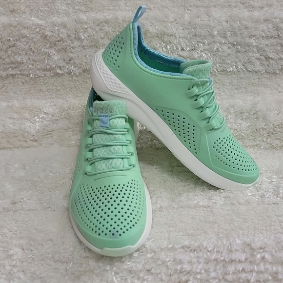 💙Crocs Unisex  Literide Pacer Sneaker size J6 - Picture 2 of 16